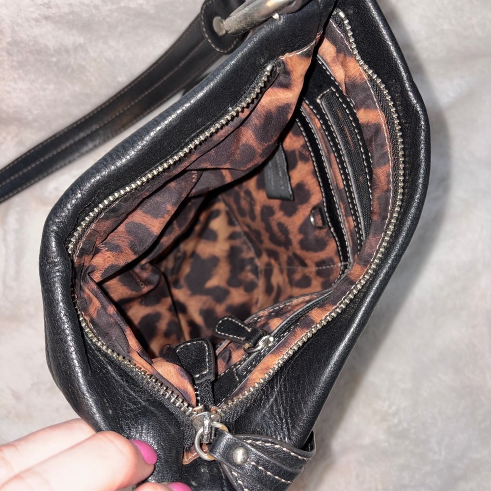 B makowsky Black Leather Crossbody Bag - Picture 5 of 9